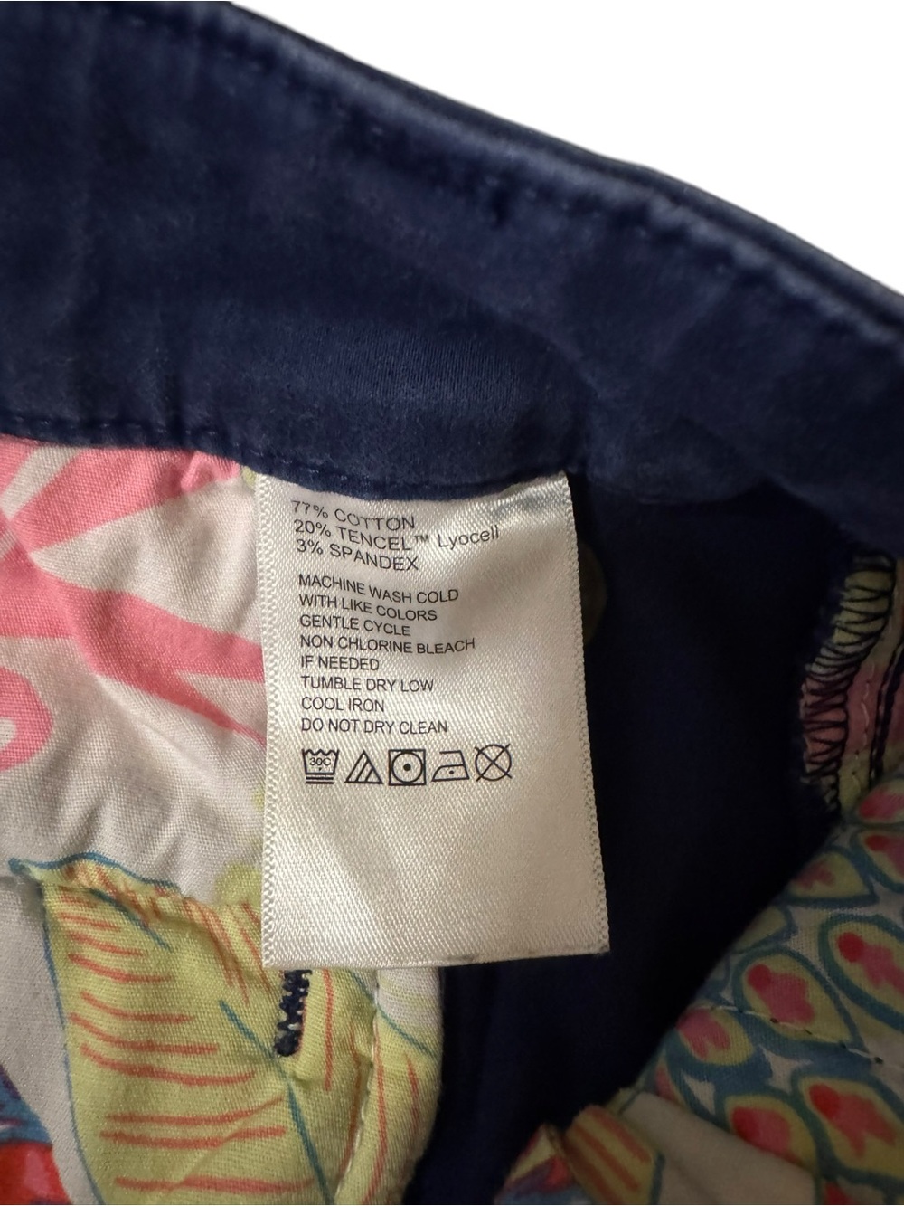 Tommy Bahama Navy Women's Bermuda Shorts Size 10 - Picture 4 of 4
